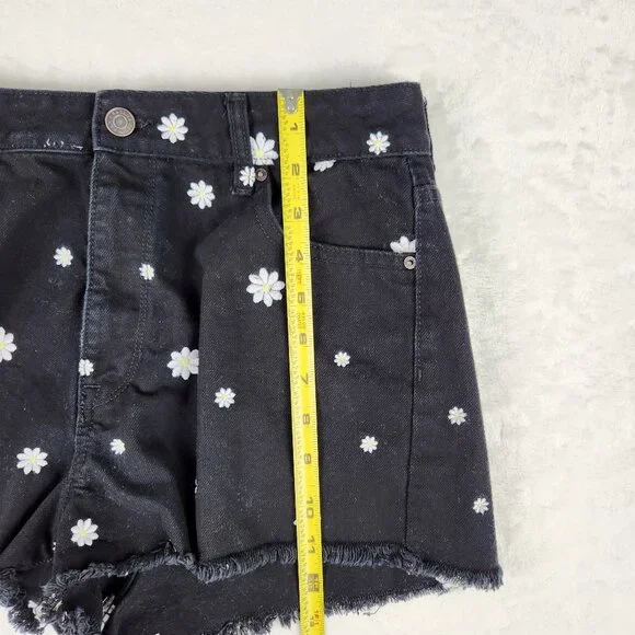 PacSun Daisy Embroidery High Rise Denim Festival Shorts Size 28 Black - Picture 11 of 12
